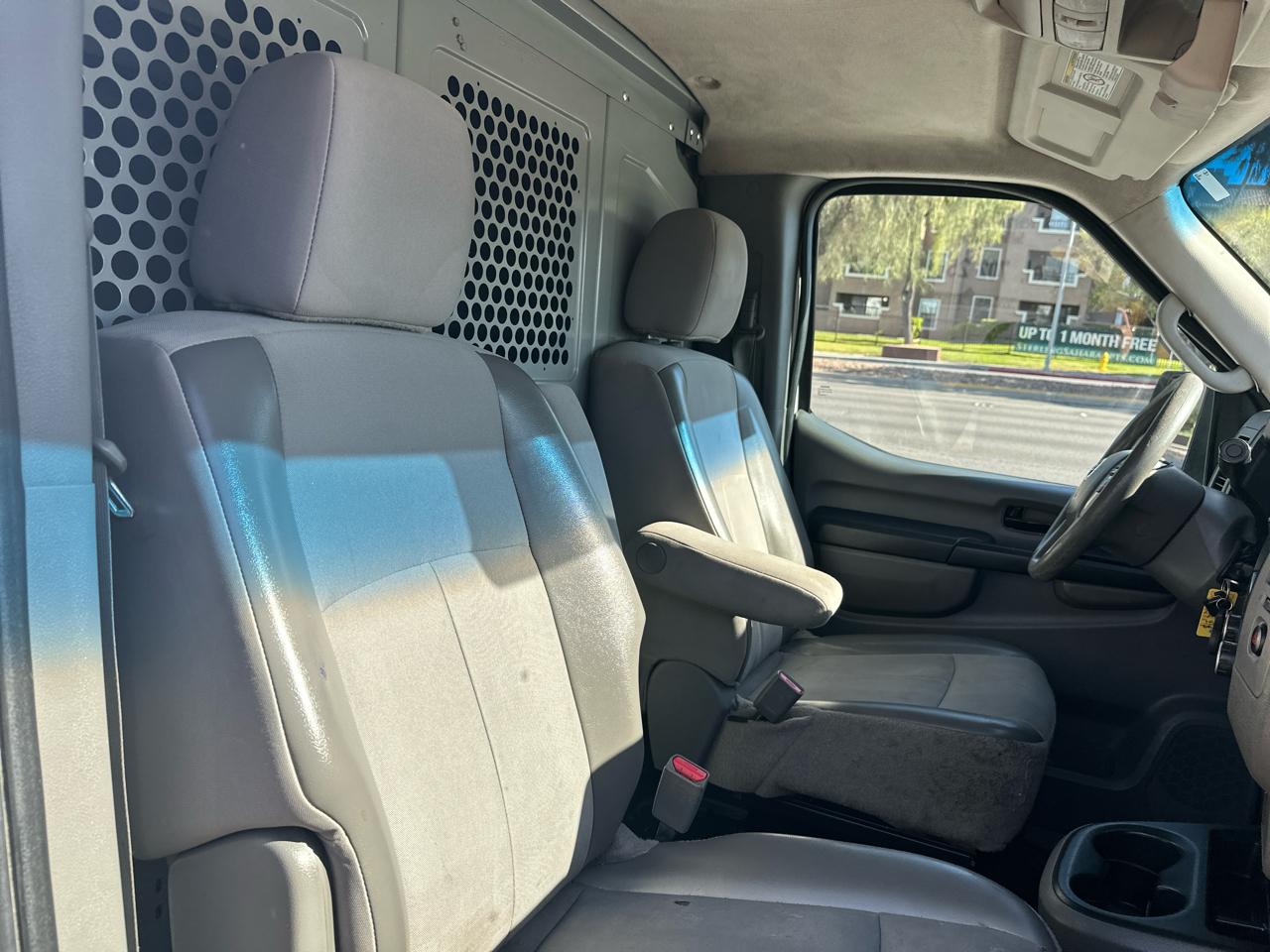 Nissan NV Cargo 1500 SV 2015