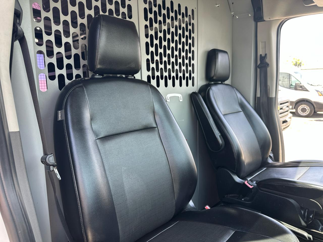 Ford Transit 250 Van Med. Roof w/Sliding Pass. 130-in. WB 2020