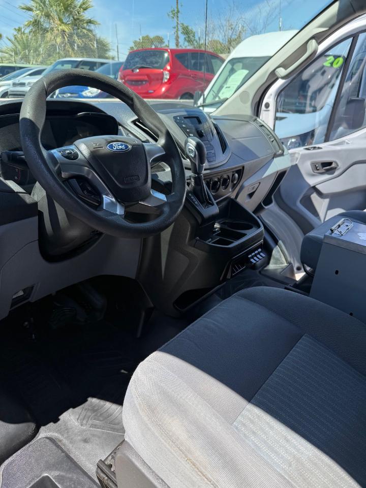 Ford Transit 250 Van Low Roof w/Sliding Pass. 148-in. WB 2018