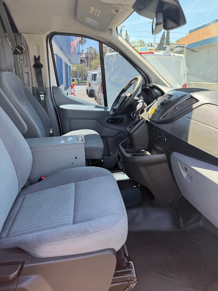 Ford Transit 250 Van Low Roof w/Sliding Pass. 148-in. WB 2018