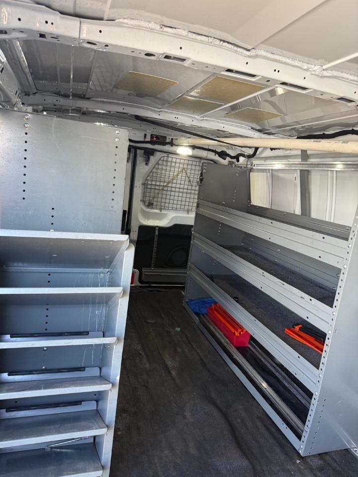 Ford Transit 250 Van Low Roof w/Sliding Pass. 148-in. WB 2018
