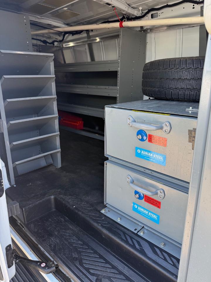 Ford Transit 250 Van Low Roof w/Sliding Pass. 148-in. WB 2018