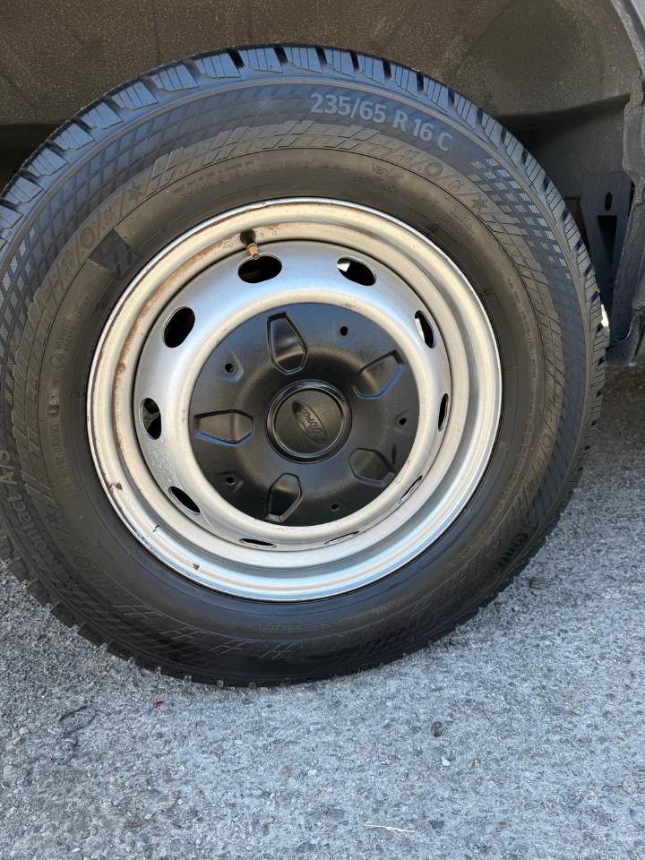 Ford Transit 250 Van Low Roof w/Sliding Pass. 148-in. WB 2018