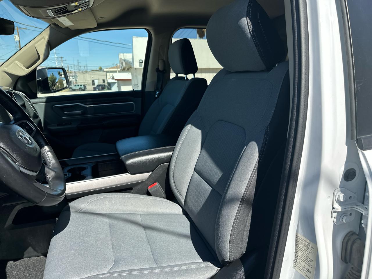 RAM 1500 Big Horn Crew Cab SWB 4WD 2020