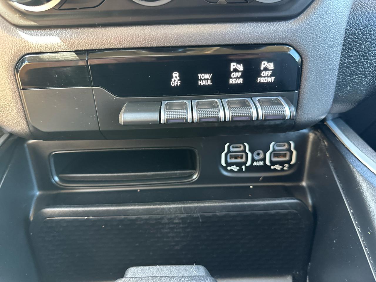 RAM 1500 Big Horn Crew Cab SWB 4WD 2020
