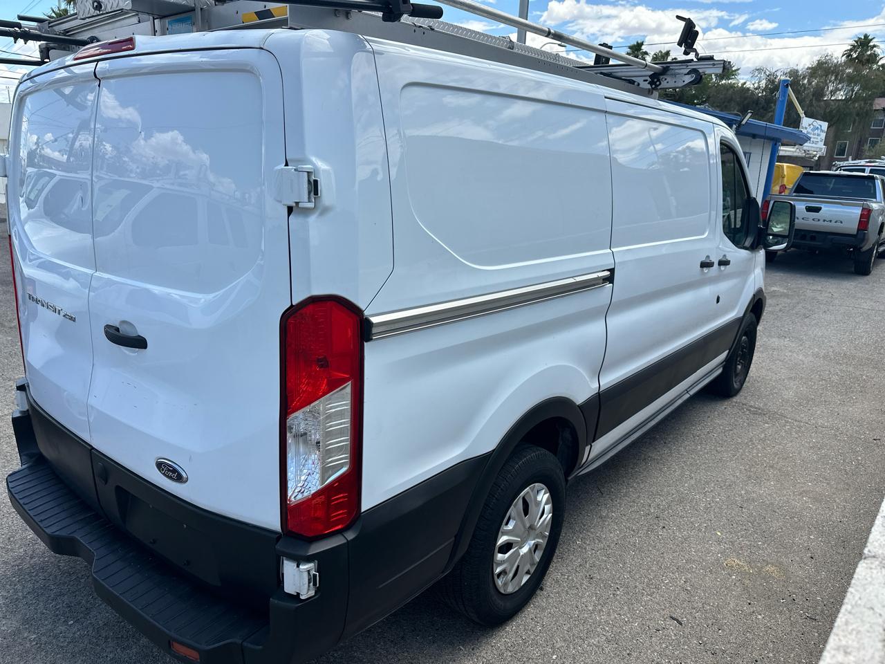 Ford Transit 250 Van Low Roof w/Sliding Pass. 130-in. WB 2019