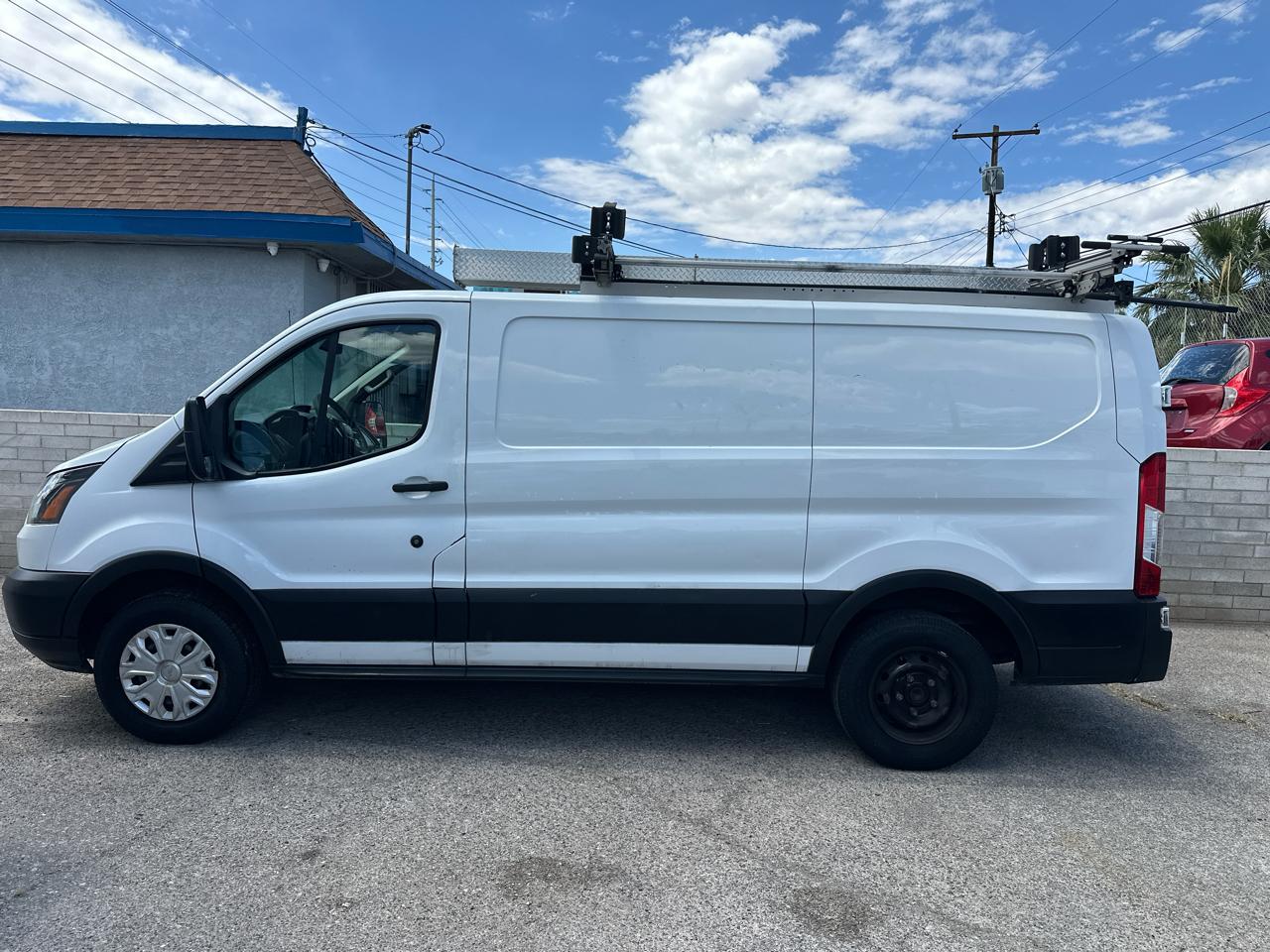 Ford Transit 250 Van Low Roof w/Sliding Pass. 130-in. WB 2019