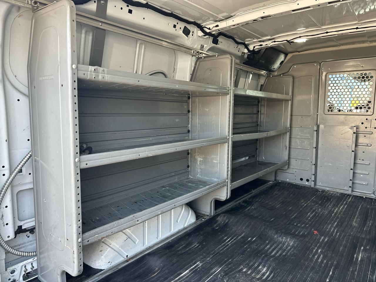 Ford Transit 250 Van Low Roof w/Sliding Pass. 130-in. WB 2019