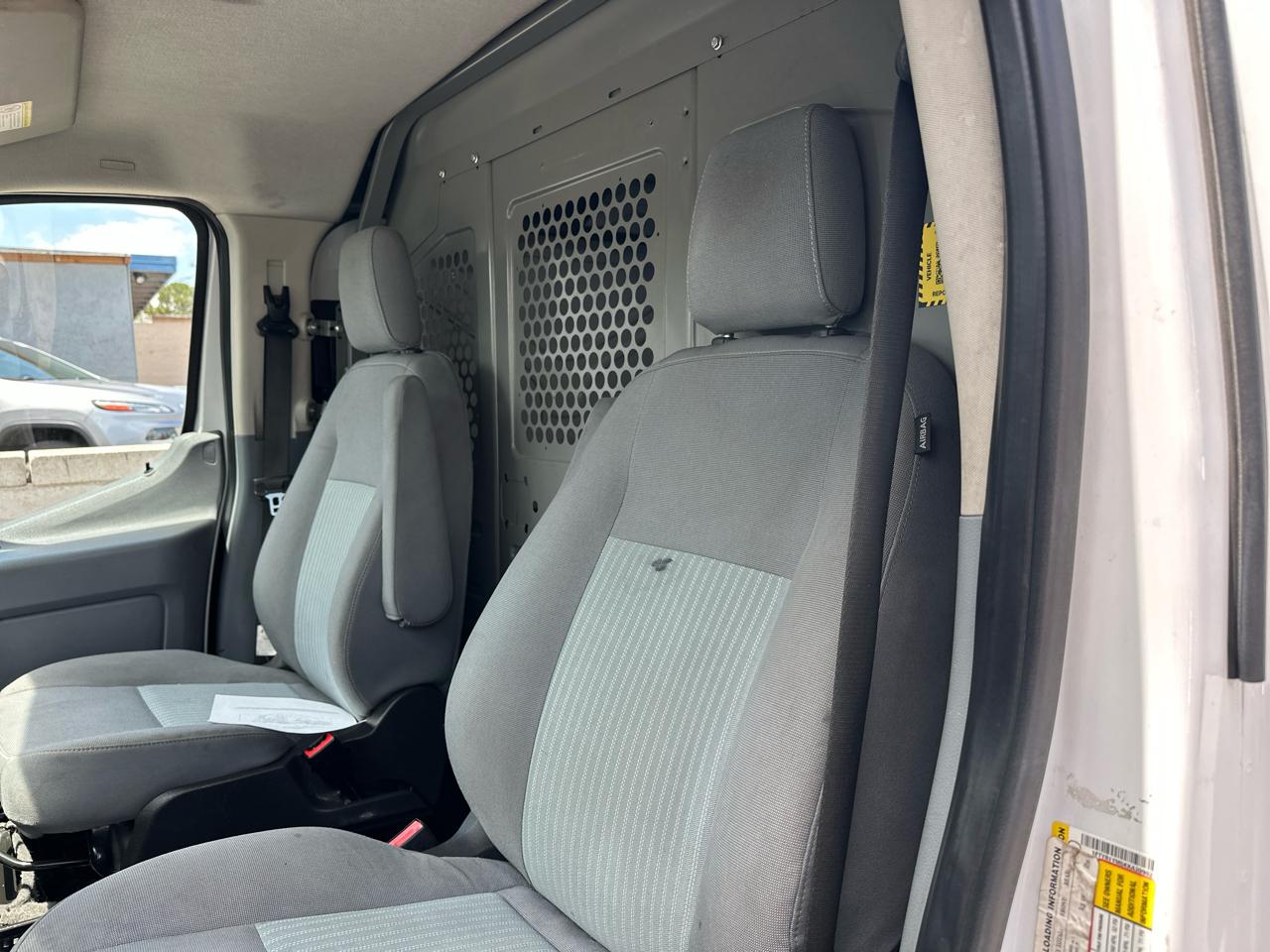 Ford Transit 250 Van Low Roof w/Sliding Pass. 130-in. WB 2019