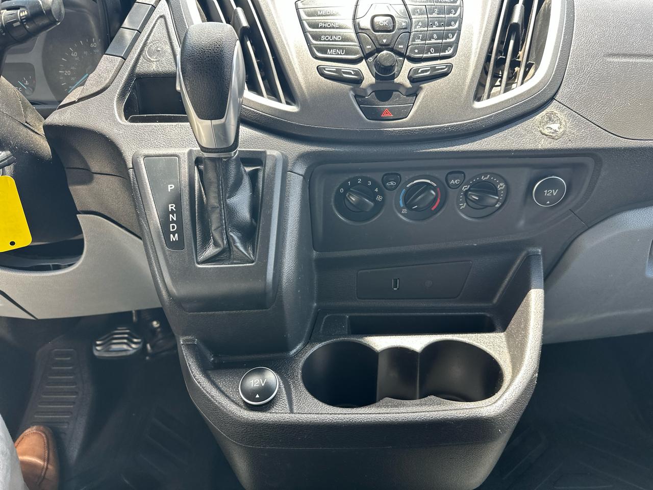 Ford Transit 250 Van Low Roof w/Sliding Pass. 130-in. WB 2019