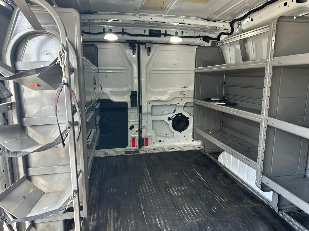 Ford Transit 250 Van Low Roof w/Sliding Pass. 130-in. WB 2019