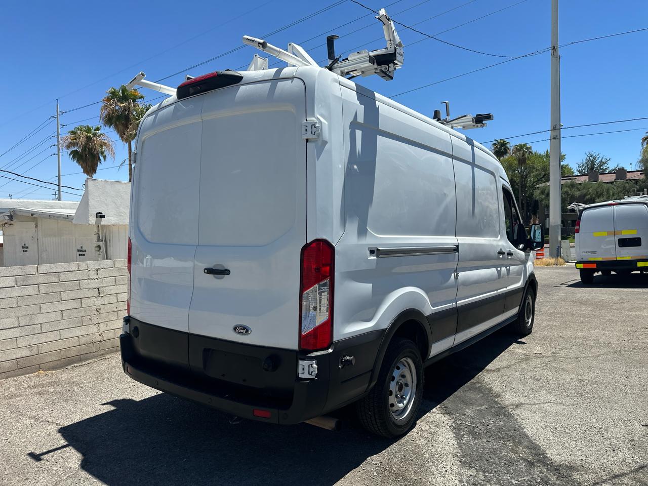 Ford Transit 250 Van Med. Roof w/Sliding Pass. 130-in. WB 2020