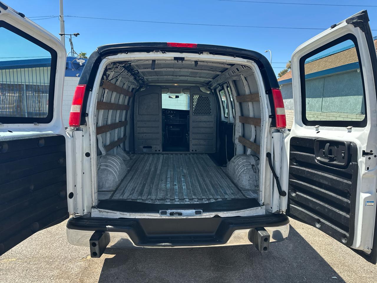 GMC Savana G2500 Cargo 2016