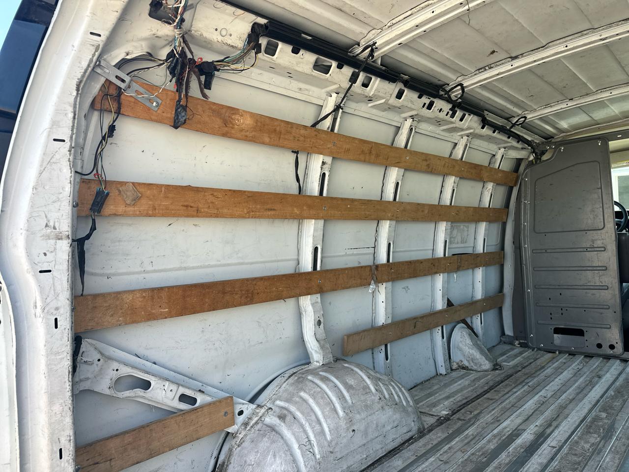 GMC Savana G2500 Cargo 2016