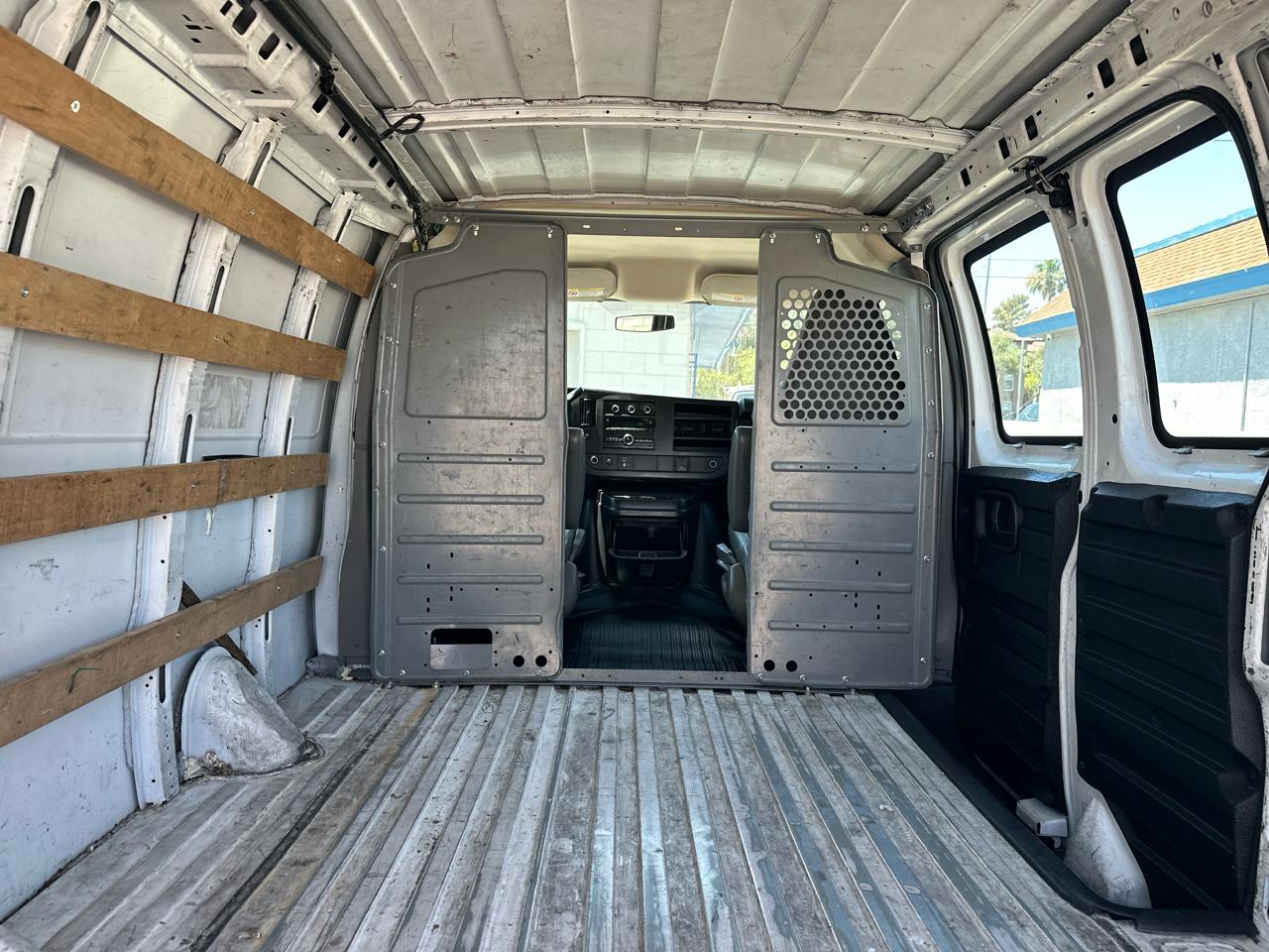 GMC Savana G2500 Cargo 2016