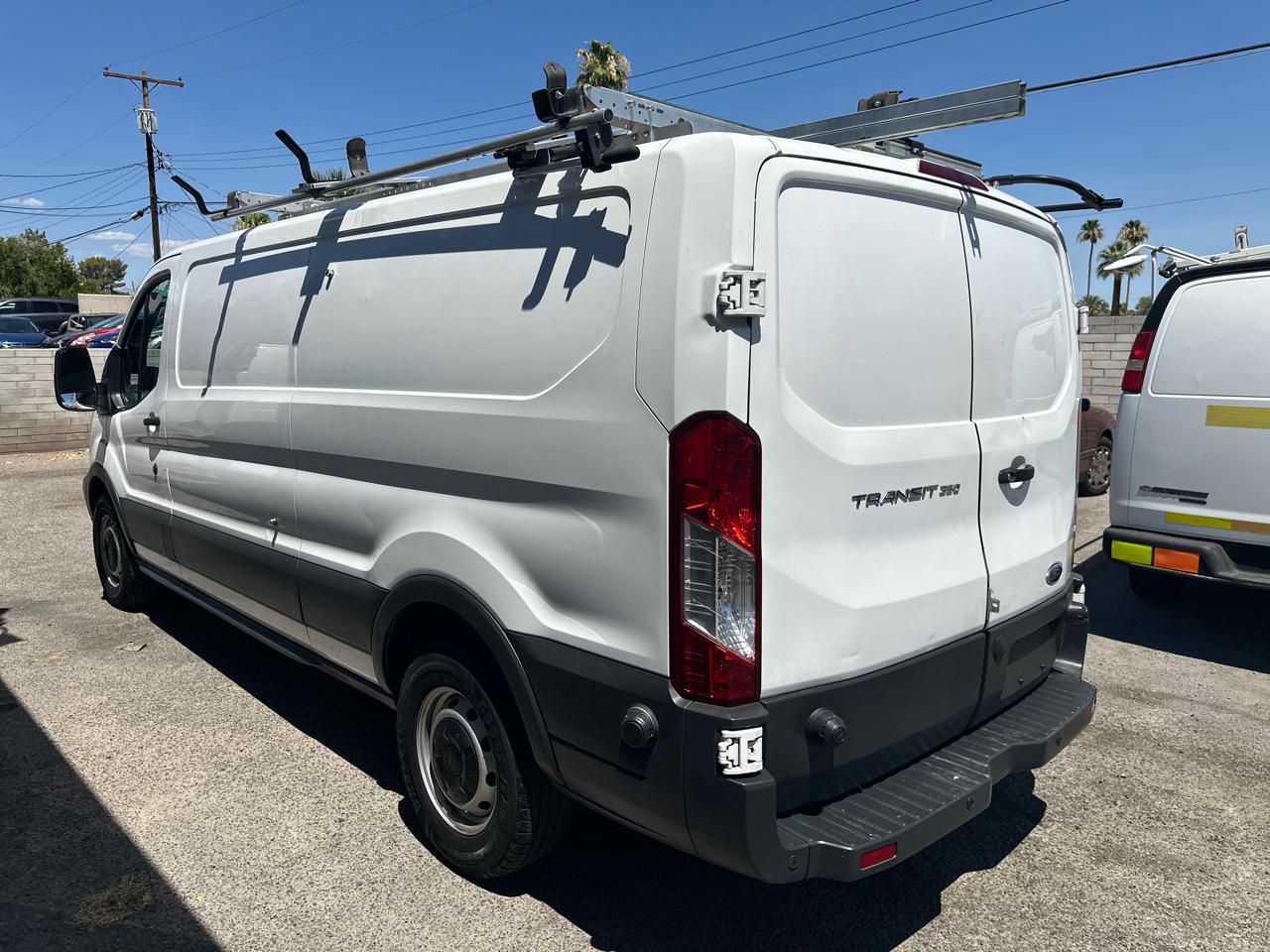 Ford Transit 350 Van Low Roof w/Sliding Pass. 148-in. WB 2018