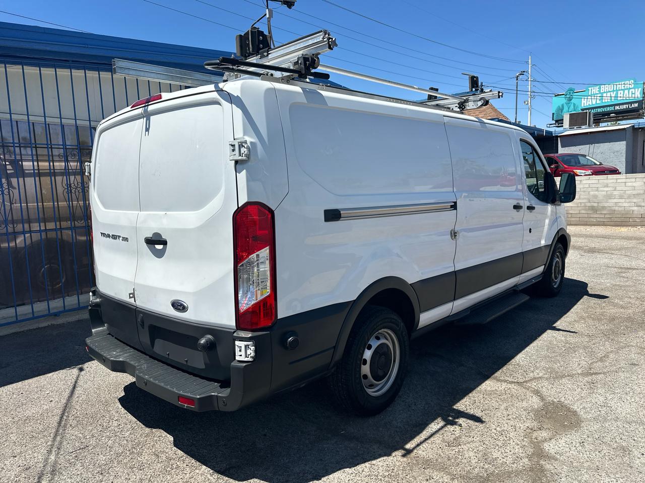 Ford Transit 350 Van Low Roof w/Sliding Pass. 148-in. WB 2018