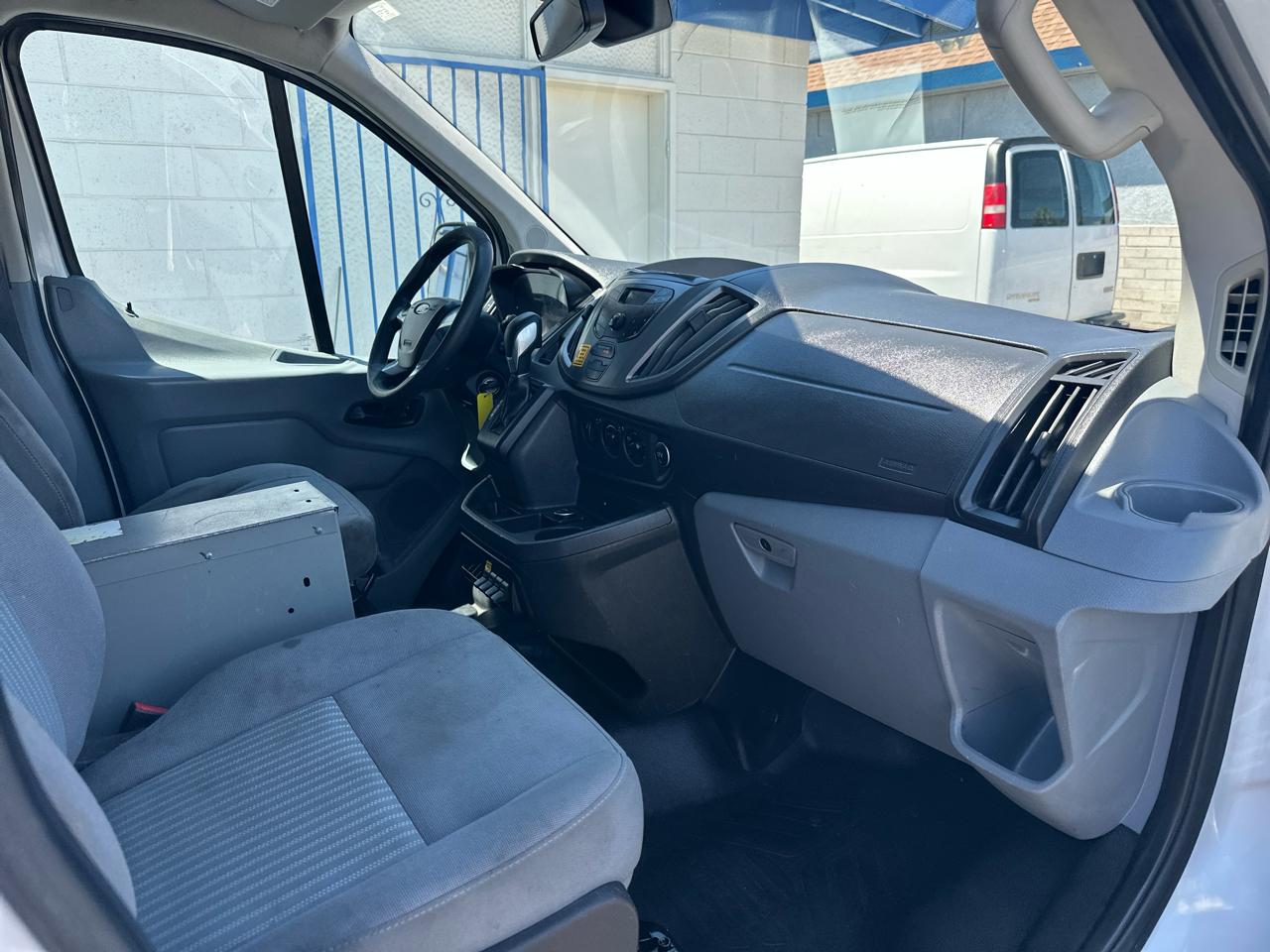 Ford Transit 350 Van Low Roof w/Sliding Pass. 148-in. WB 2018