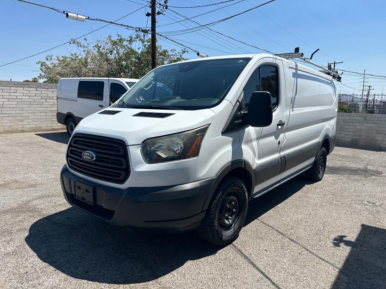 Ford Transit 250 Van Low Roof w/Sliding Pass. 130-in. WB 2017