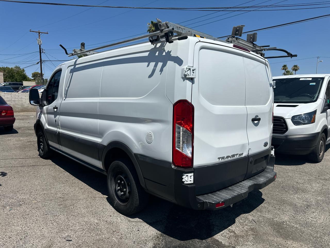 Ford Transit 250 Van Low Roof w/Sliding Pass. 130-in. WB 2017