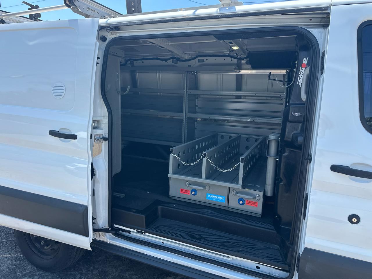 Ford Transit 250 Van Low Roof w/Sliding Pass. 130-in. WB 2017