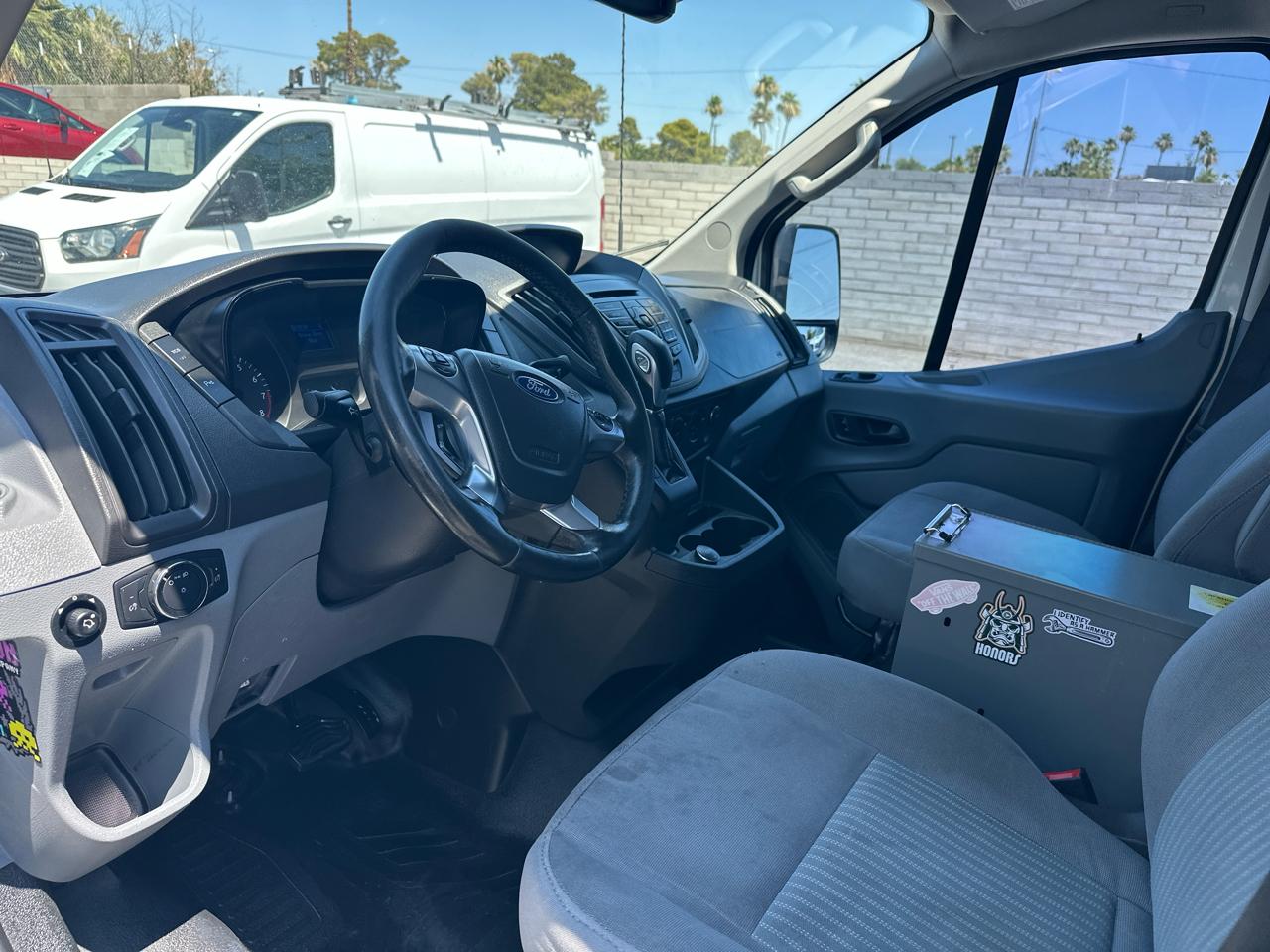 Ford Transit 250 Van Low Roof w/Sliding Pass. 130-in. WB 2017