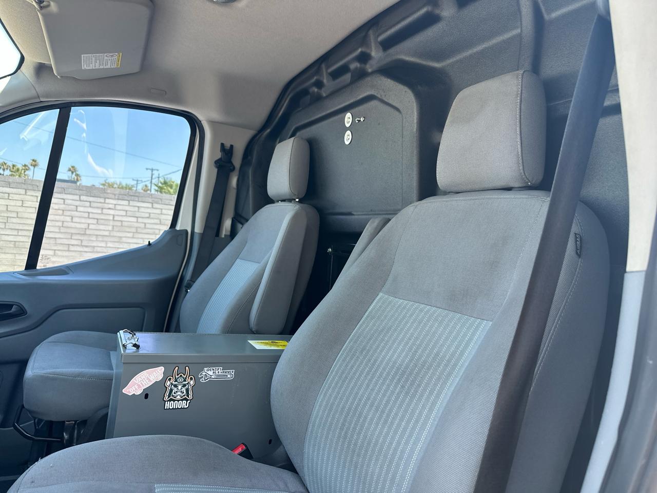 Ford Transit 250 Van Low Roof w/Sliding Pass. 130-in. WB 2017