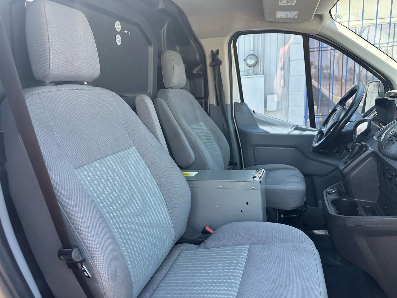 Ford Transit 250 Van Low Roof w/Sliding Pass. 130-in. WB 2017