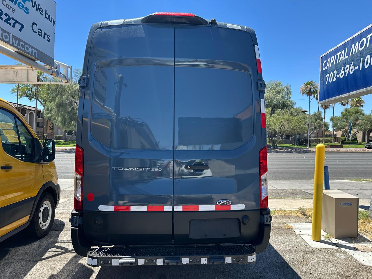 Ford Transit 250 Van High Roof w/Sliding Pass. 148-in. WB EL 2021