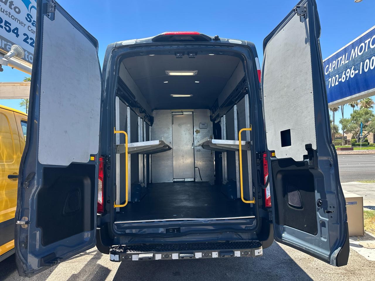 Ford Transit 250 Van High Roof w/Sliding Pass. 148-in. WB EL 2021