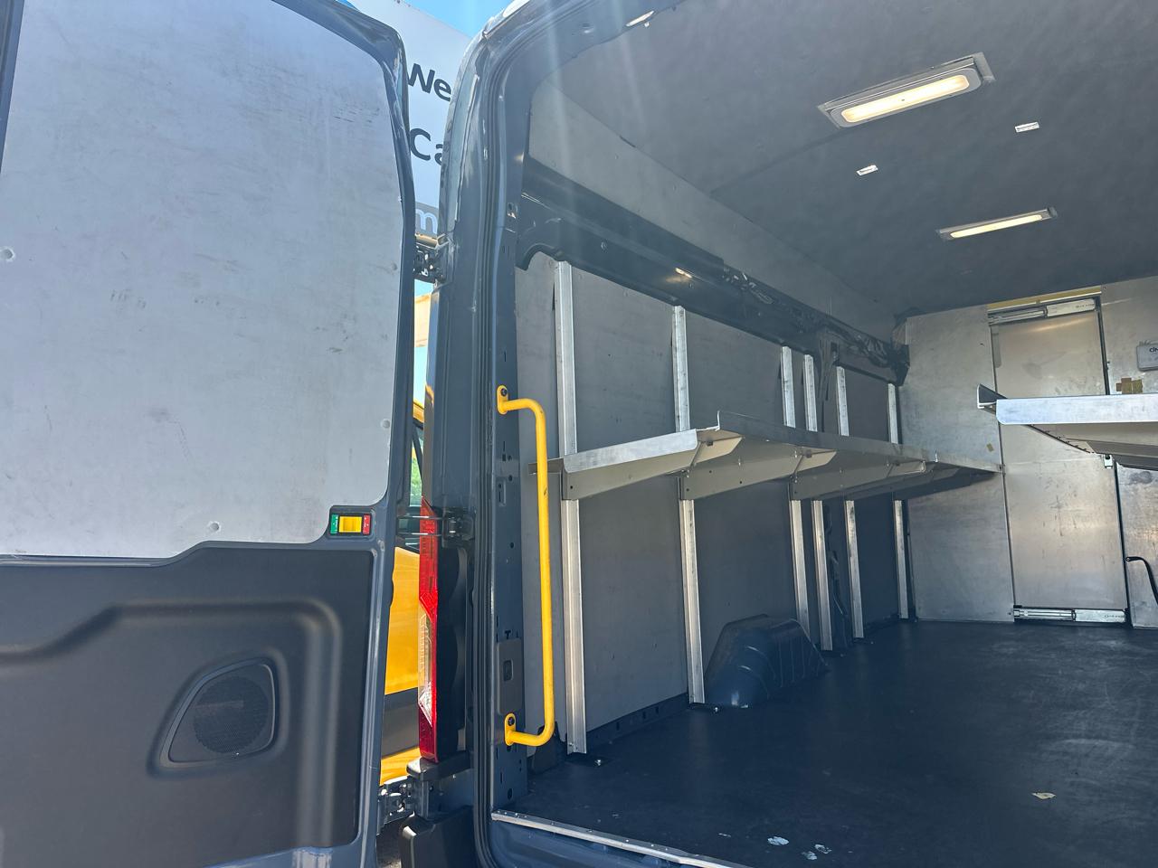 Ford Transit 250 Van High Roof w/Sliding Pass. 148-in. WB EL 2021