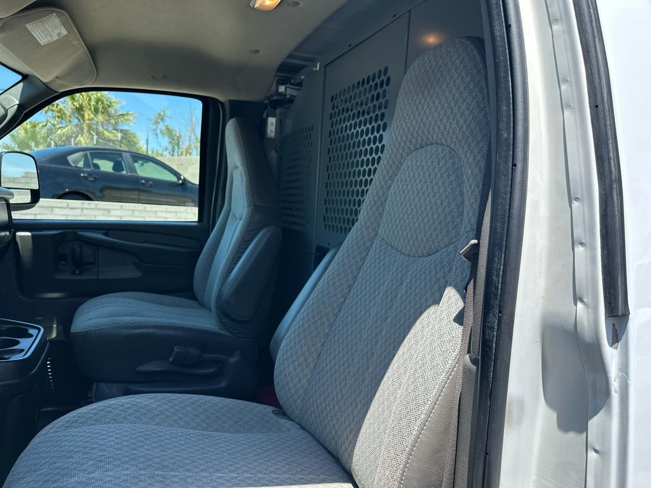 Chevrolet Express 1500 Cargo 2009
