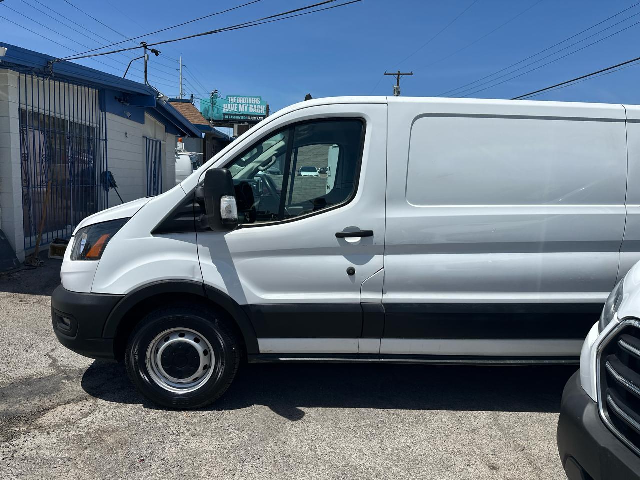 Ford Transit 250 Van Low Roof w/Sliding Pass. 130-in. WB 2021