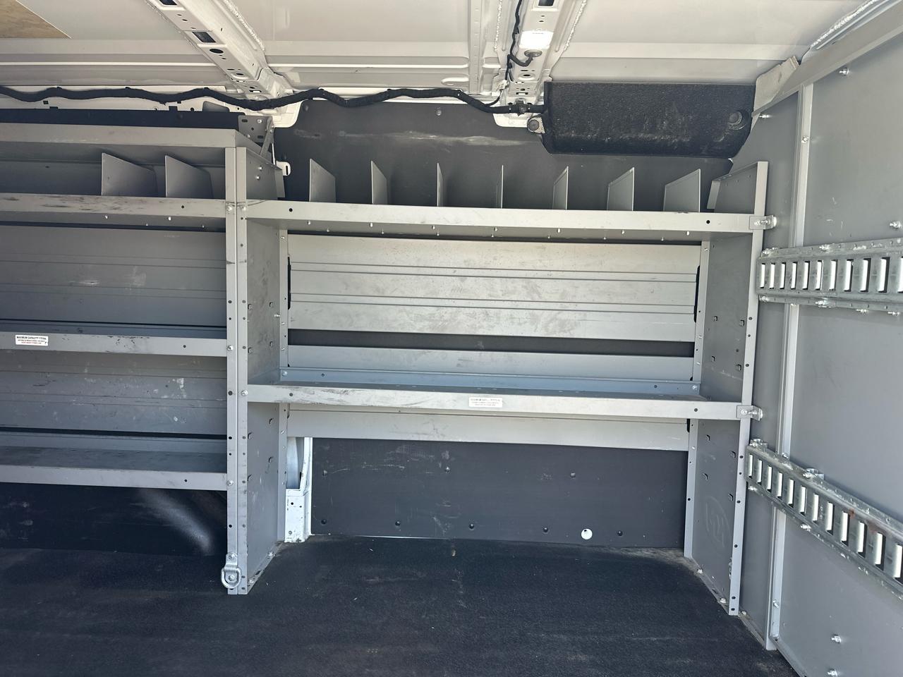 Ford Transit 250 Van Low Roof w/Sliding Pass. 130-in. WB 2021