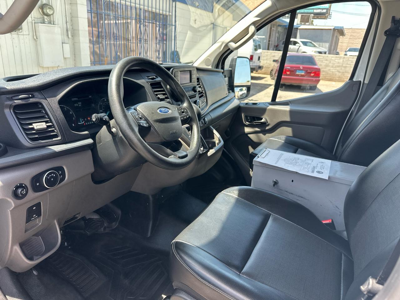 Ford Transit 250 Van Low Roof w/Sliding Pass. 130-in. WB 2021
