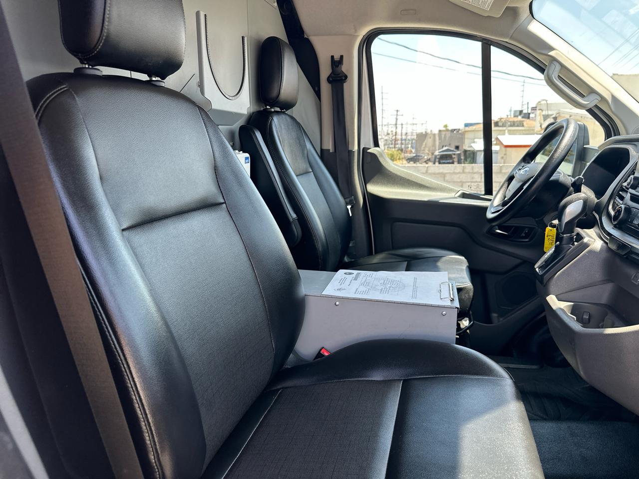 Ford Transit 250 Van Low Roof w/Sliding Pass. 130-in. WB 2021