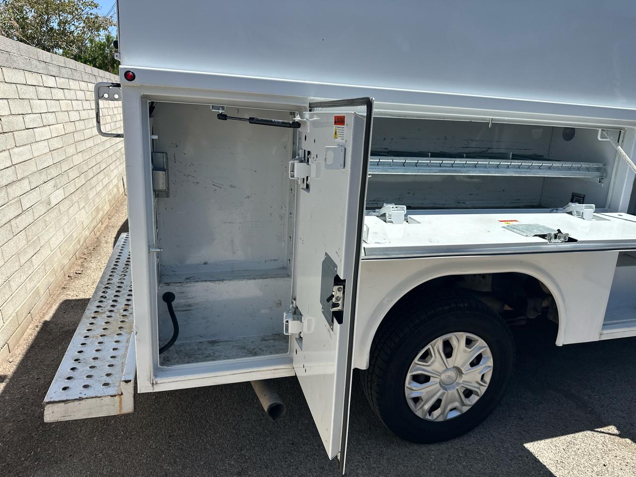 Ford Transit T-250 2017