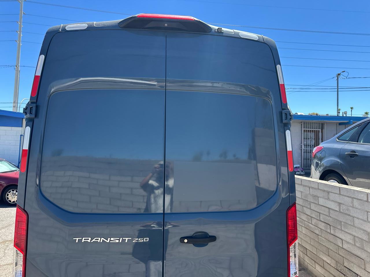 Ford Transit 250 Van High Roof w/Sliding Pass. 148-in. WB EL 2020
