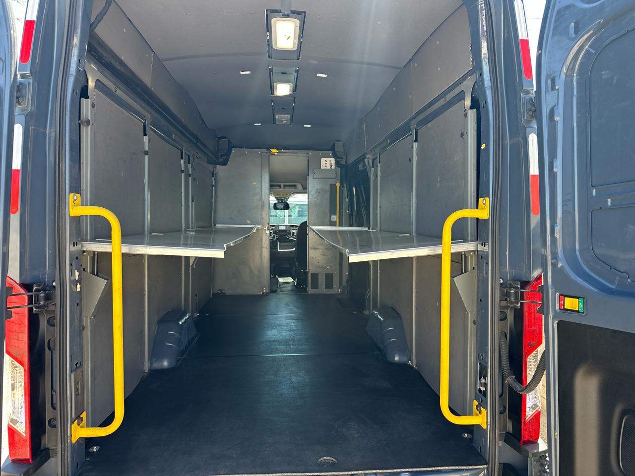 Ford Transit 250 Van High Roof w/Sliding Pass. 148-in. WB EL 2020