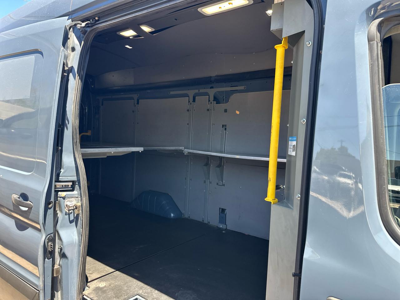 Ford Transit 250 Van High Roof w/Sliding Pass. 148-in. WB EL 2020