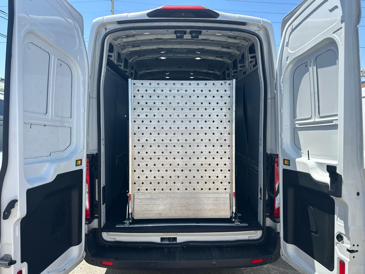 Ford Transit 250 Van High Roof w/Sliding Pass. 148-in. WB EL 2018