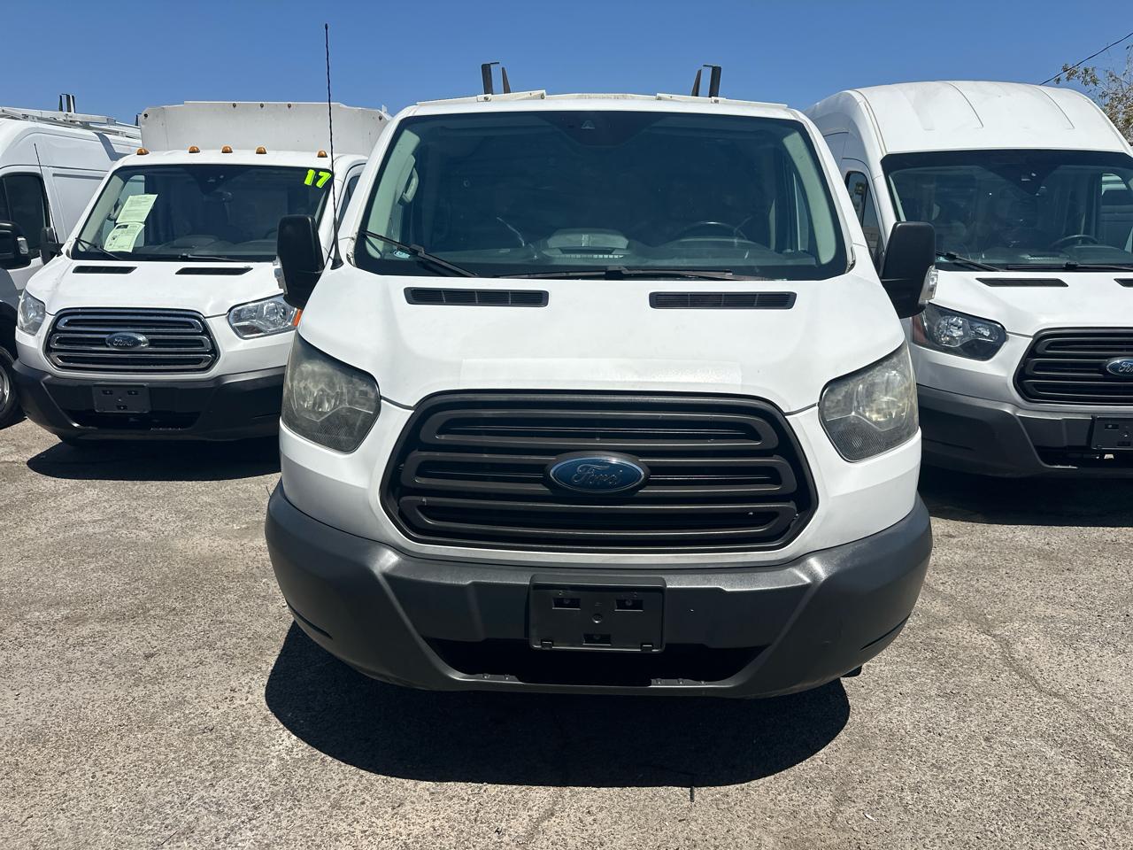 Ford Transit 250 Van Low Roof w/Sliding Pass. 130-in. WB 2017