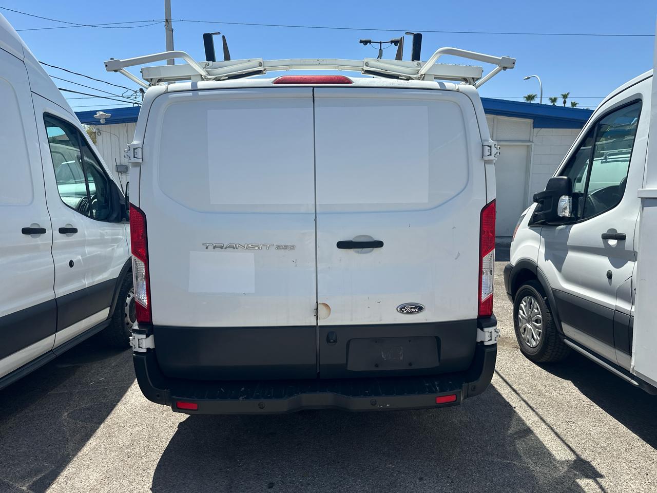 Ford Transit 250 Van Low Roof w/Sliding Pass. 130-in. WB 2017
