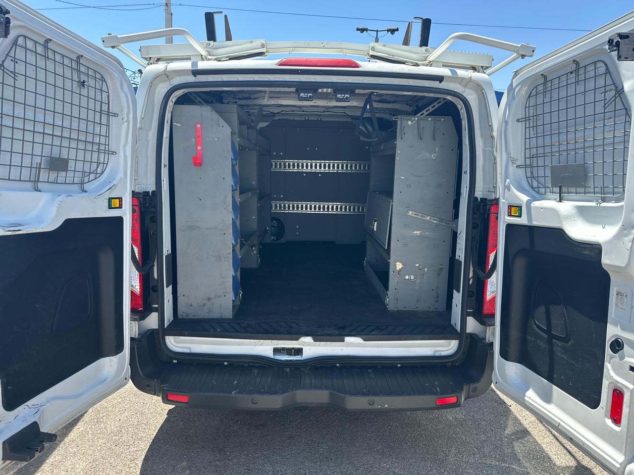 Ford Transit 250 Van Low Roof w/Sliding Pass. 130-in. WB 2017