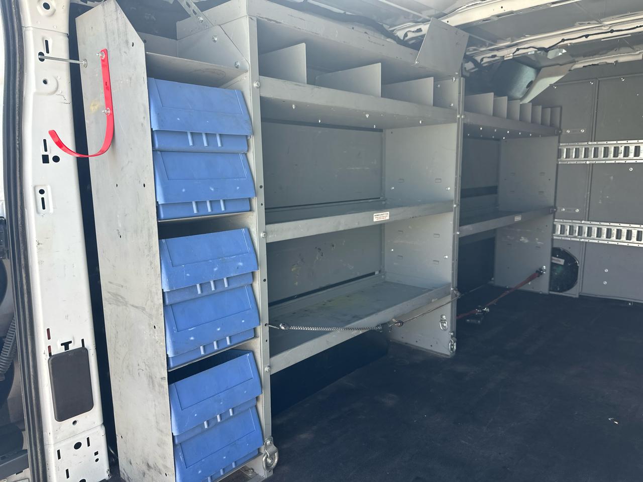 Ford Transit 250 Van Low Roof w/Sliding Pass. 130-in. WB 2017