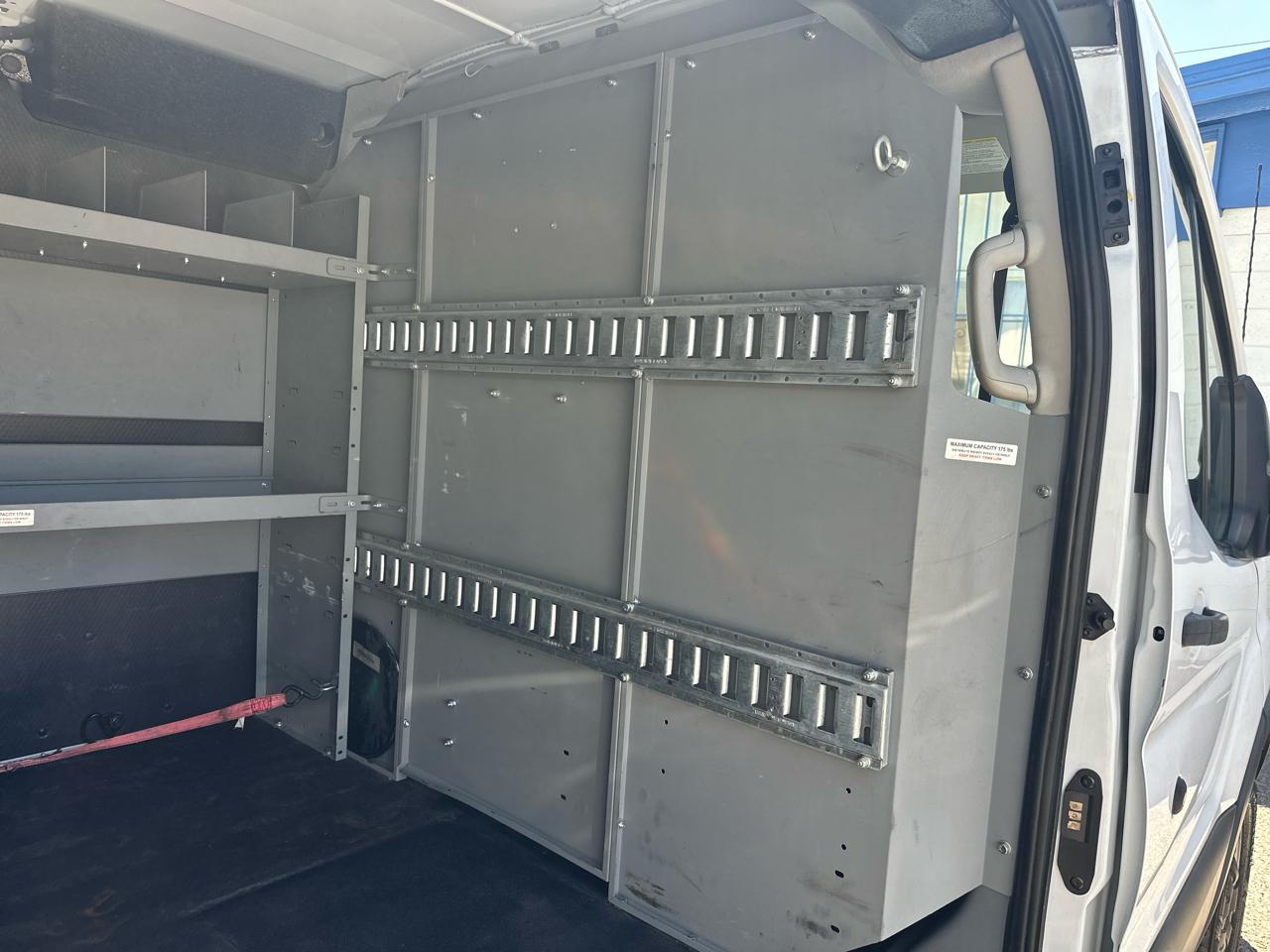 Ford Transit 250 Van Low Roof w/Sliding Pass. 130-in. WB 2017