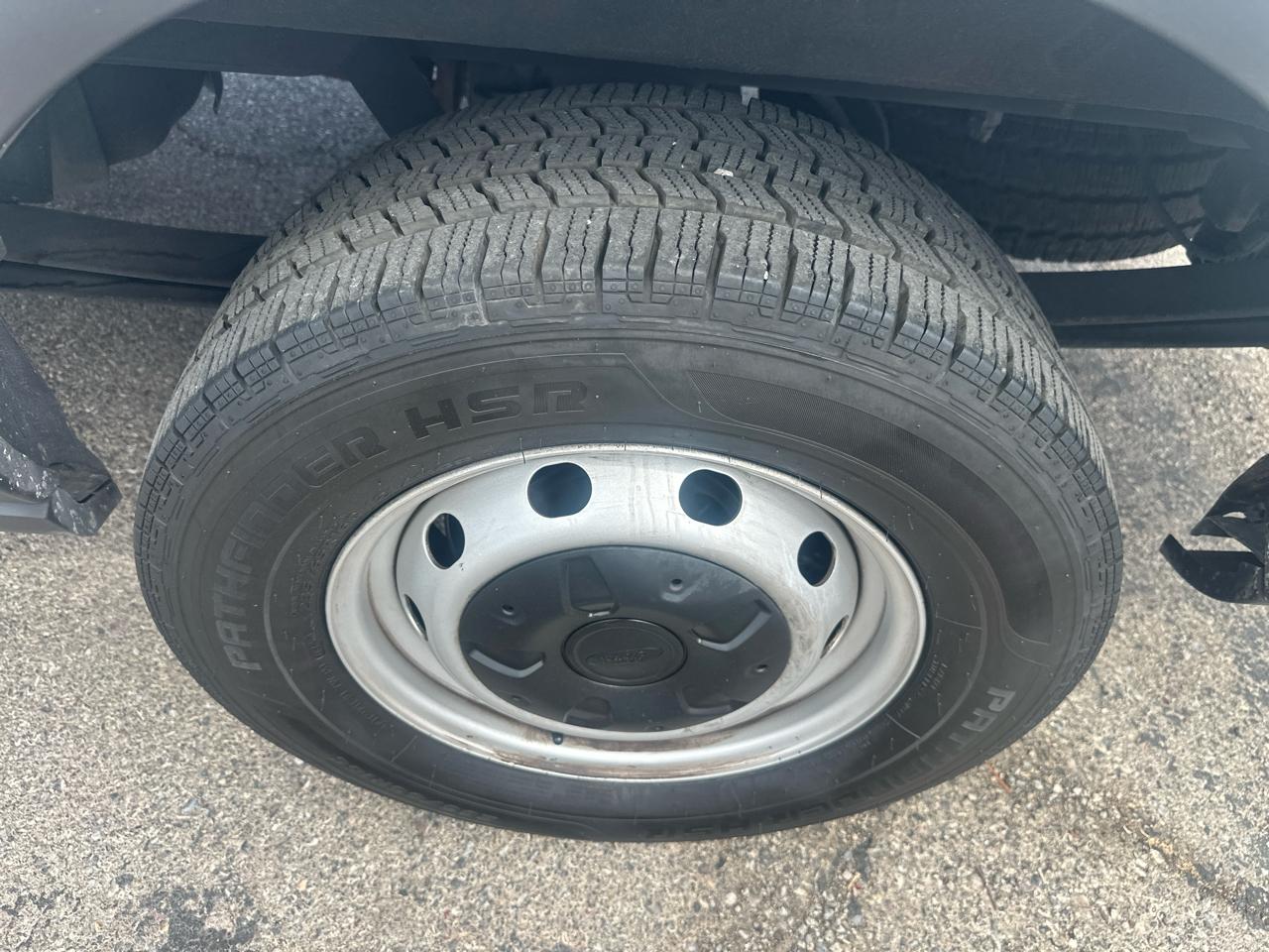 Ford Transit 250 Van Low Roof w/Sliding Pass. 130-in. WB 2020