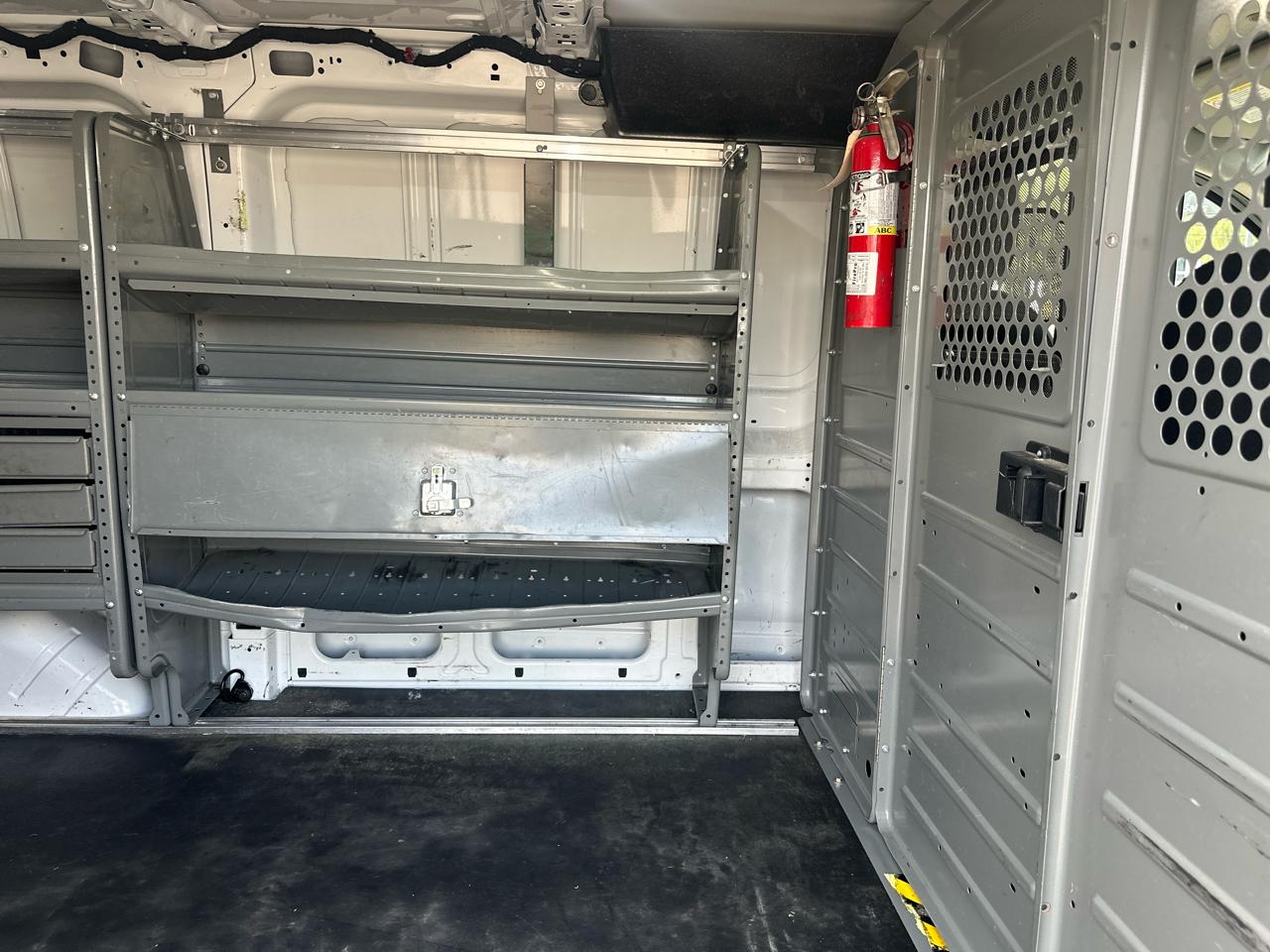 Ford Transit 250 Van Low Roof w/Sliding Pass. 130-in. WB 2020