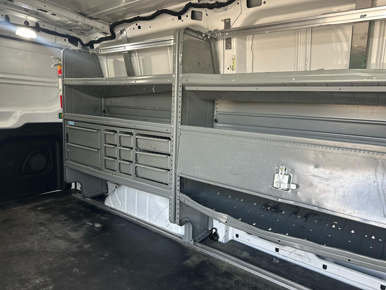Ford Transit 250 Van Low Roof w/Sliding Pass. 130-in. WB 2020