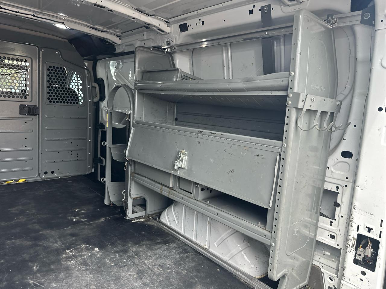 Ford Transit 250 Van Low Roof w/Sliding Pass. 130-in. WB 2020